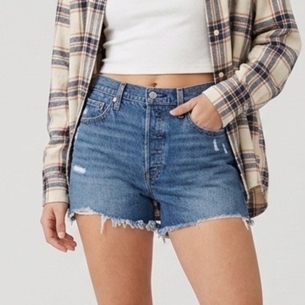 Levis 501 Original High Rise Denim Cutoff Shorts Medium Wash Distressed Size W32